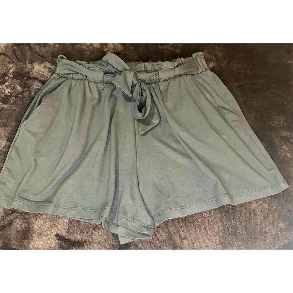 Girl’s Black Paperbag Waist Belted Shorts Size M Casual Summer